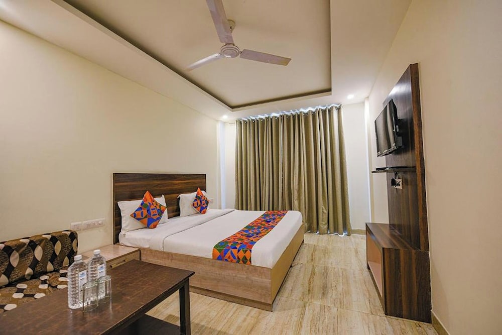 Deluxe Room, Balcony