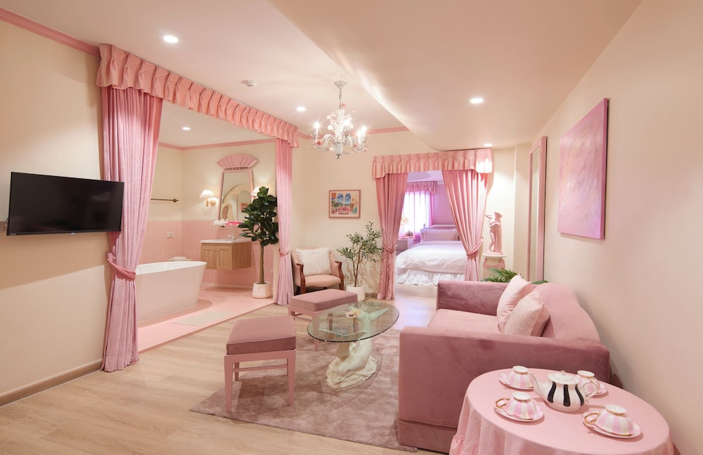 Suite, 2 Queen Beds photo 3