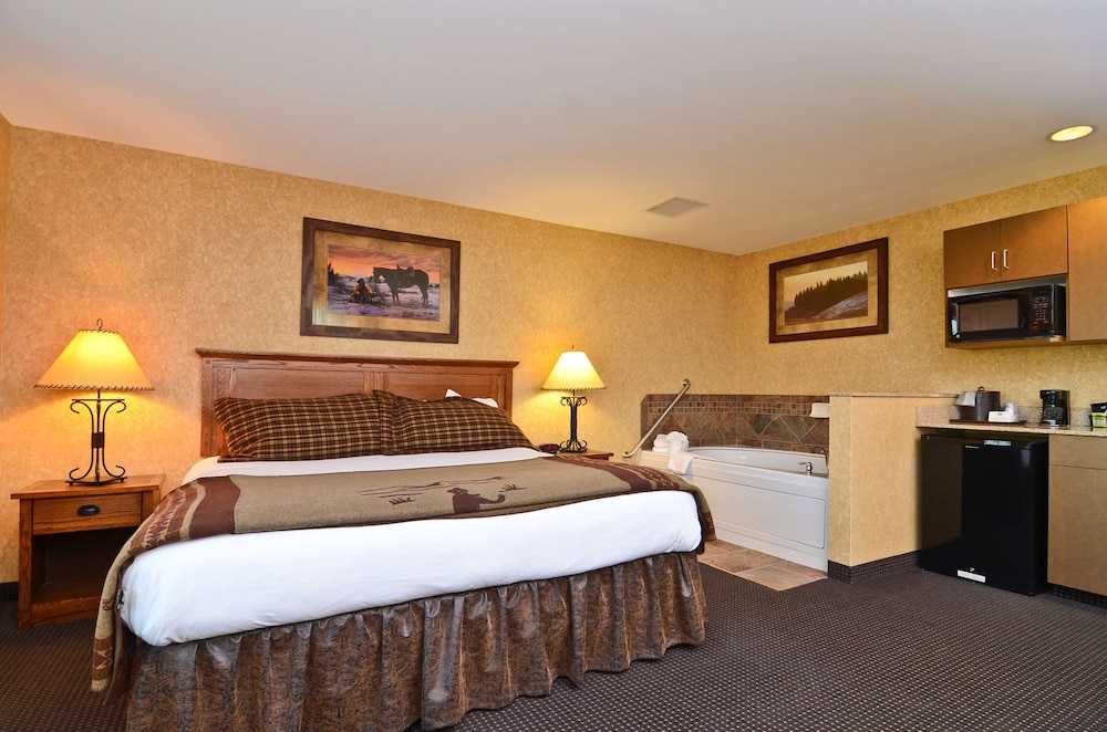 Standard Room, 1 King Bed, Non Smoking, Jetted Tub (Oversized Room)