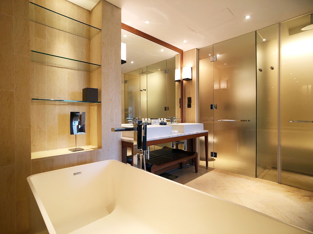 Executive Suite, 1 King Bed, Resort View photo 2