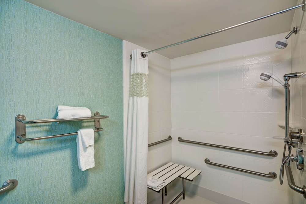 Suite, 1 King Bed, Accessible, Non Smoking - Photo 11