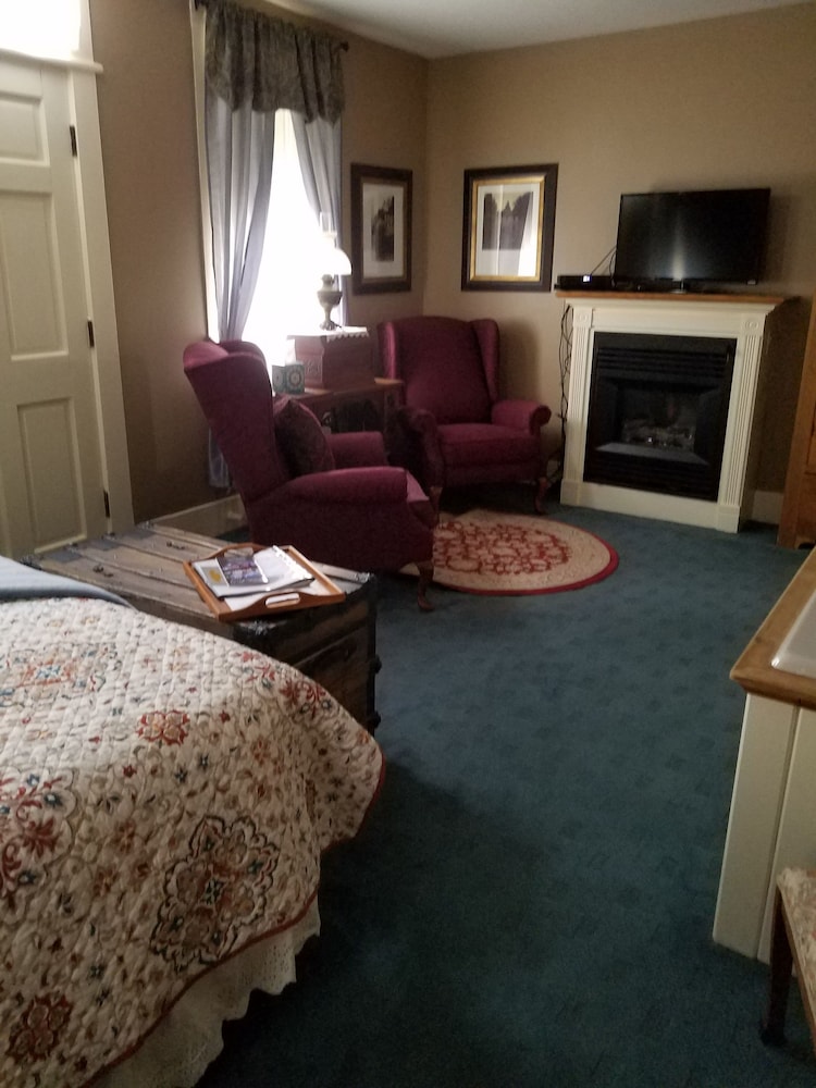 Room, Private Bathroom (3. The Sheboygan Room) photo 2