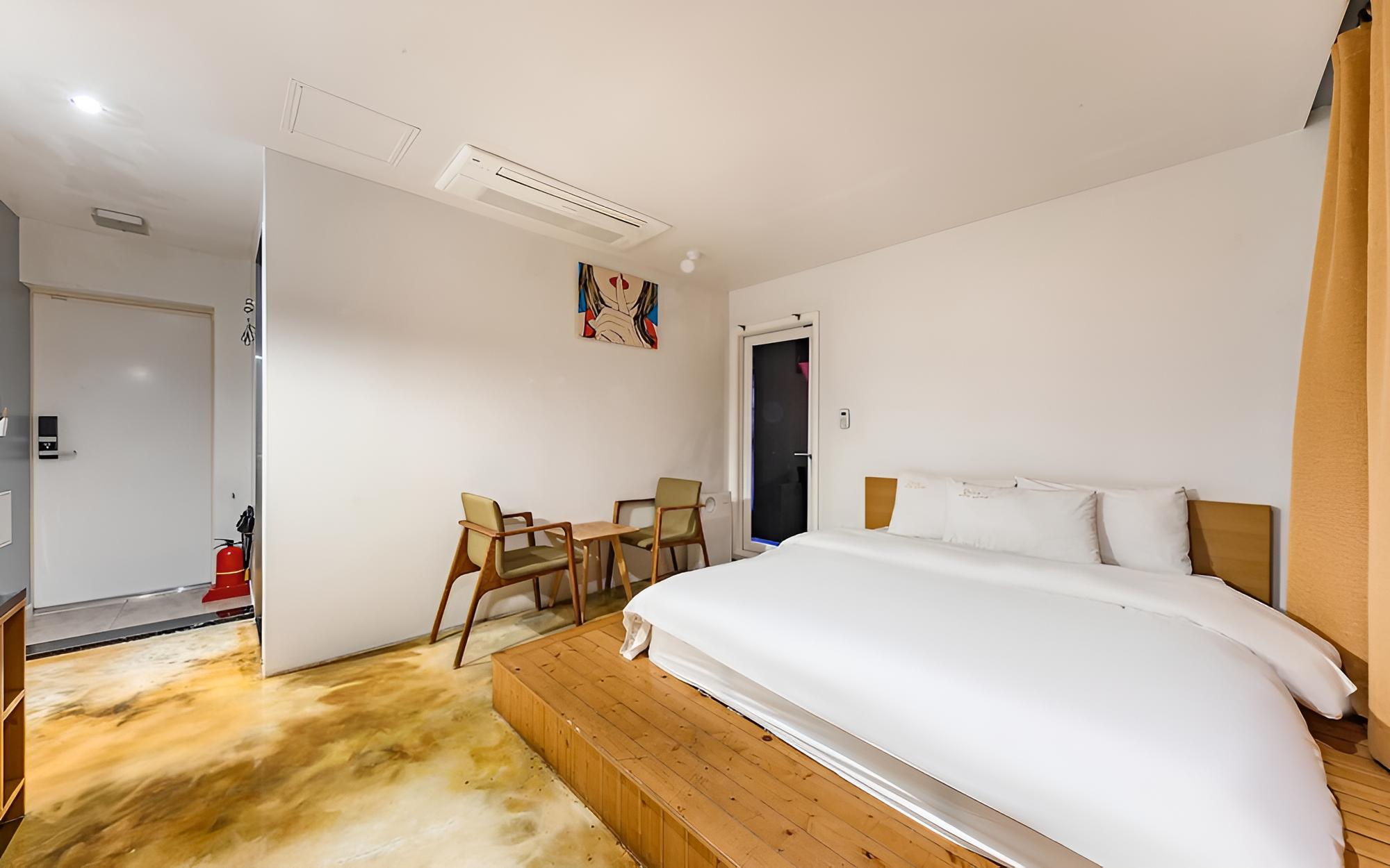 Room (Suite) photo 3
