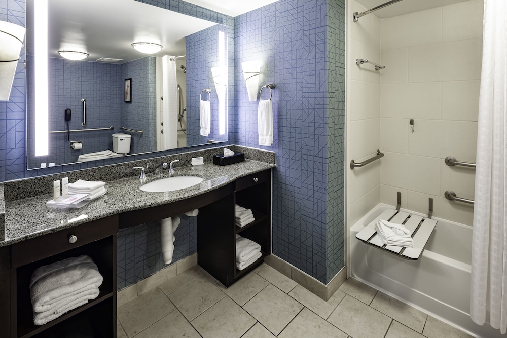 Suite, 2 Queen Beds, Accessible, Bathtub - Photo 7