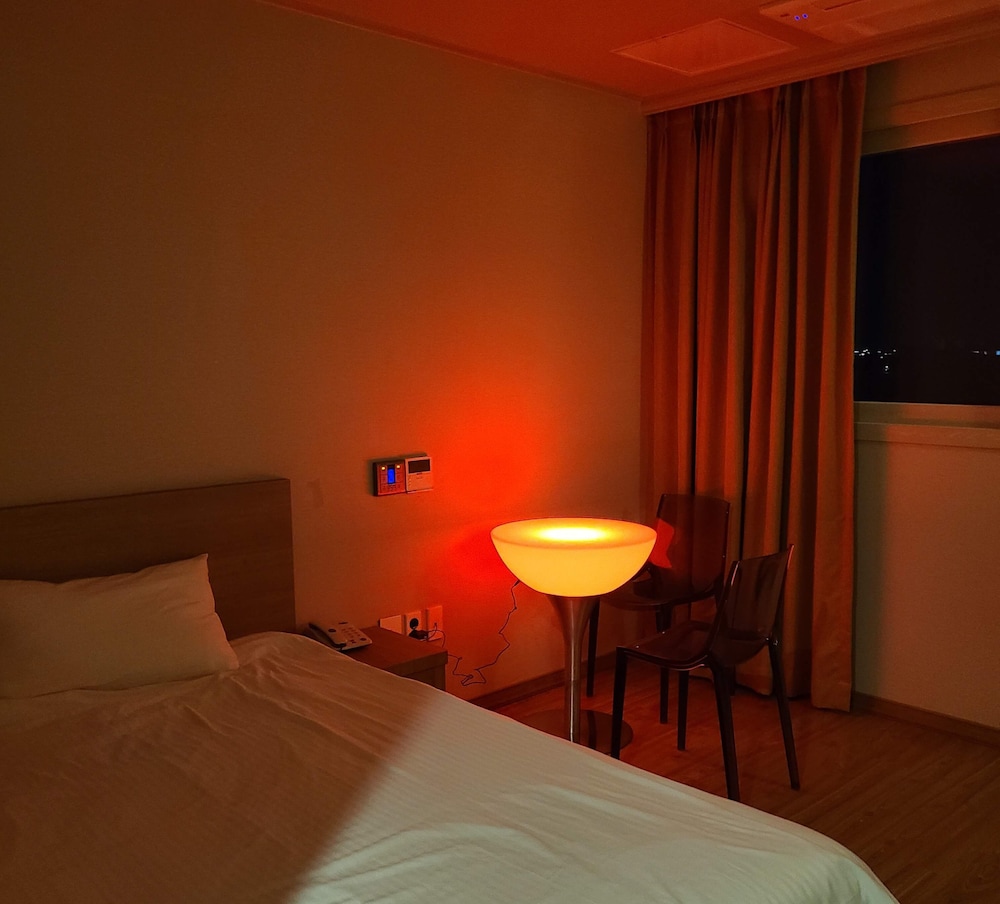 Double Room, 1 Double Bed, Non Smoking, Refrigerator photo 1
