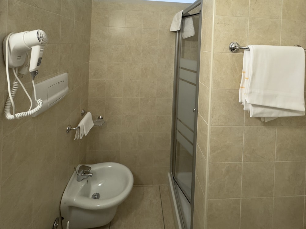 Classic Triple Room - Photo 5