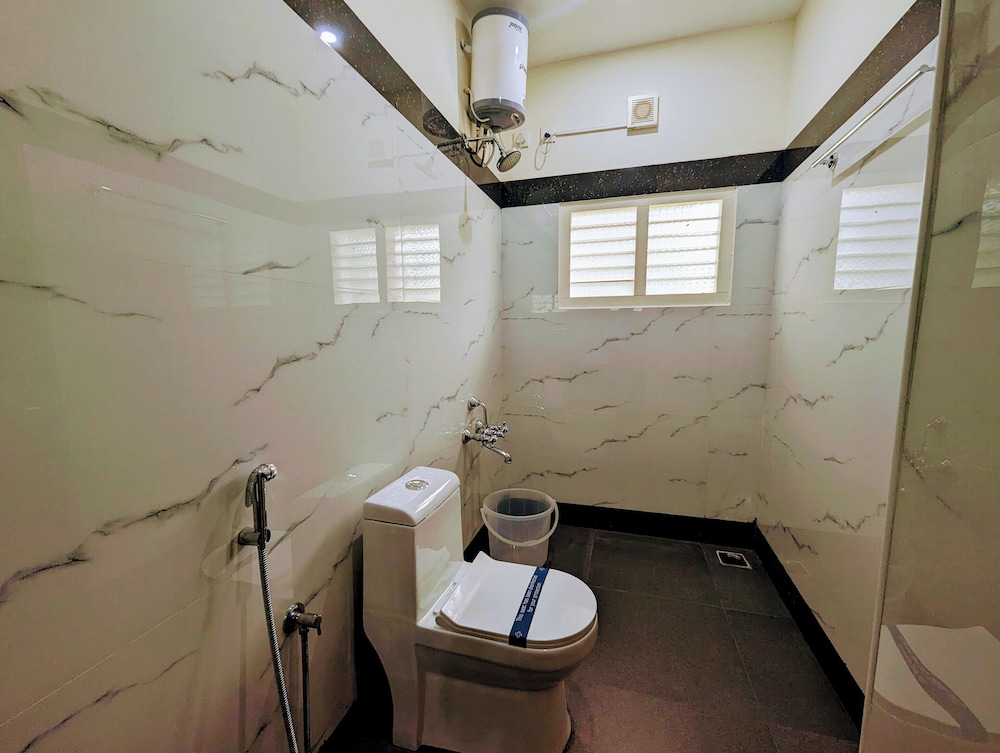 Deluxe Double Room - Photo 12