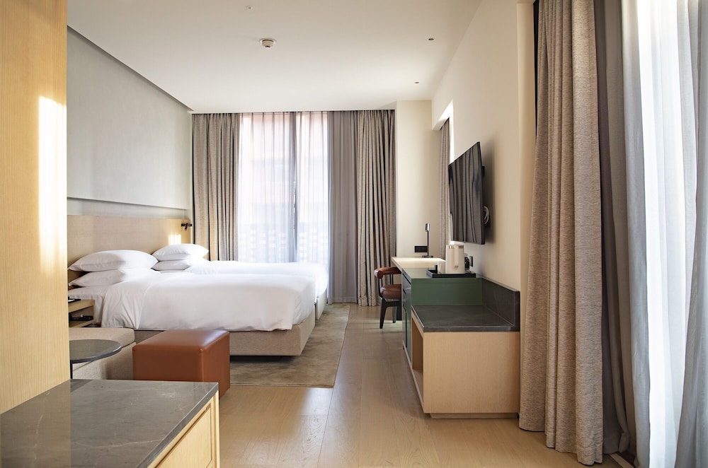 Room, Multiple Beds, Corner