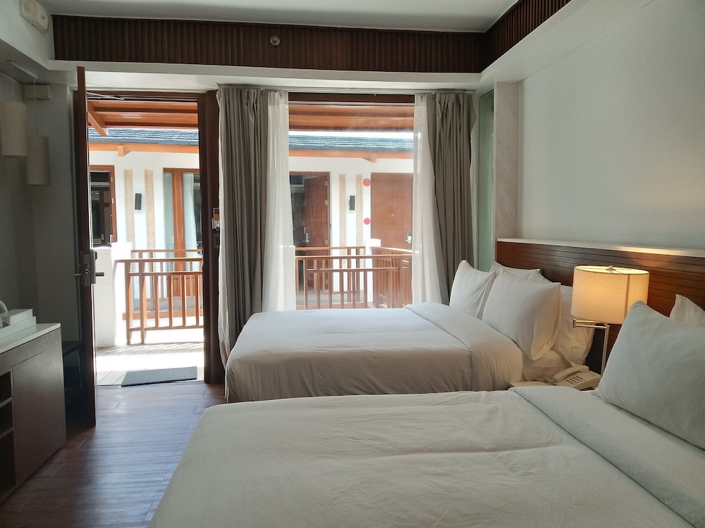 Premier Quadruple Room - Photo 5