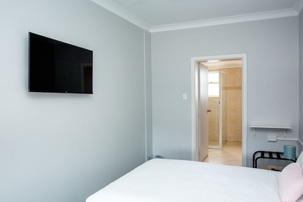 Double Room with Private Bathroom - Photo 4