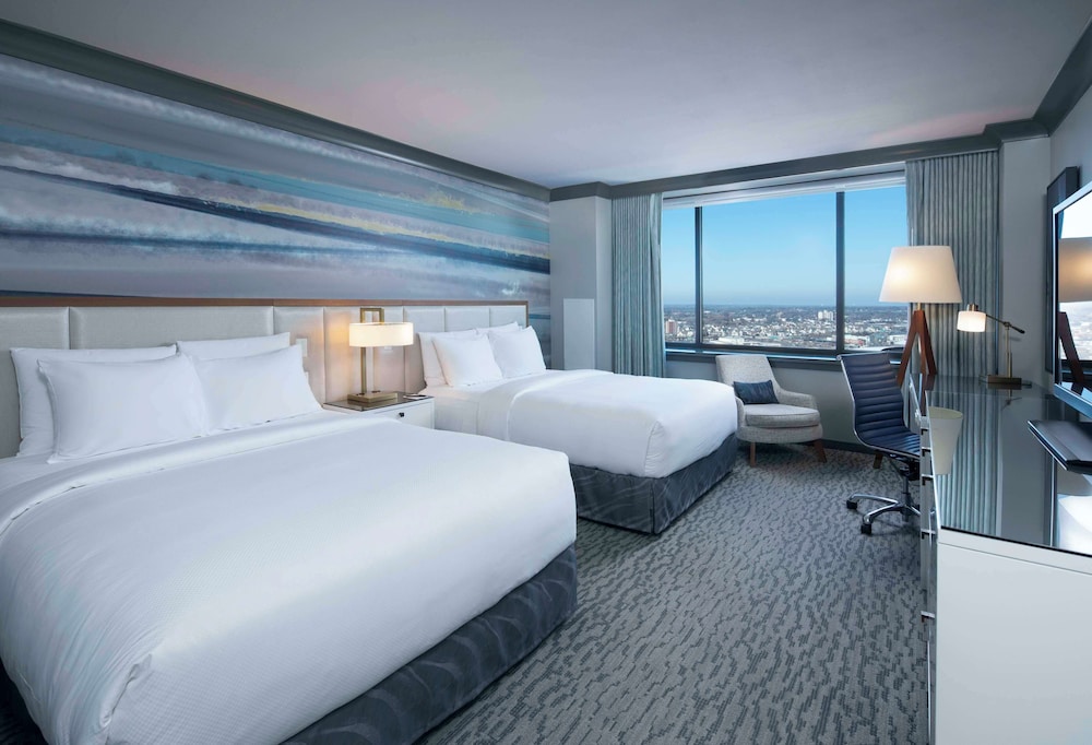 Deluxe Room, 2 Queen Beds (Landmark View) - Photo 2