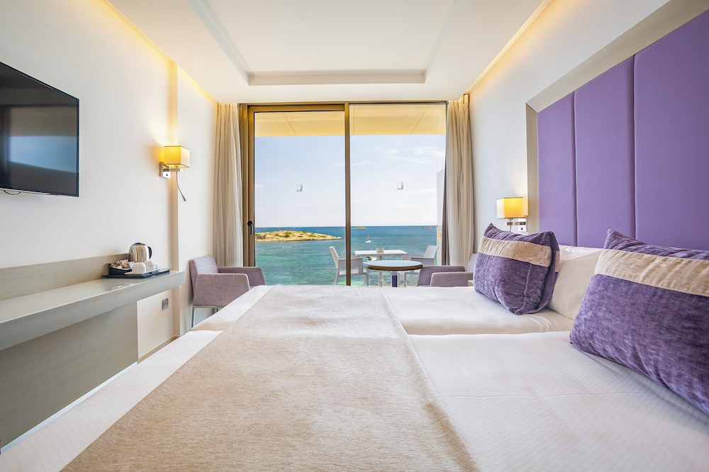 Standard Double Room, Sea View - Photo 1