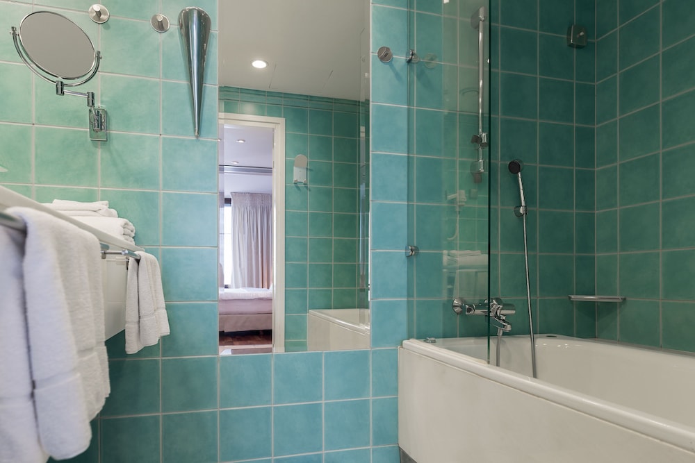 Suite, 1 King Bed, Balcony, Sea View - Photo 6