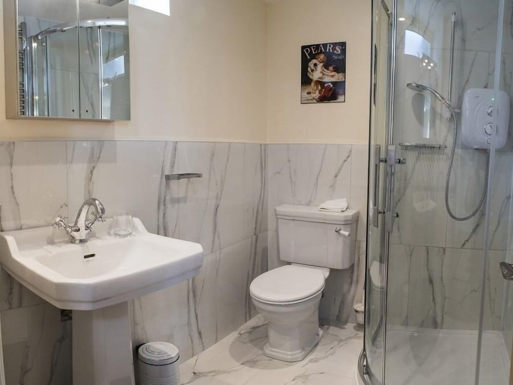 Apartment, Private Bathroom (Apartment 4) photo 3