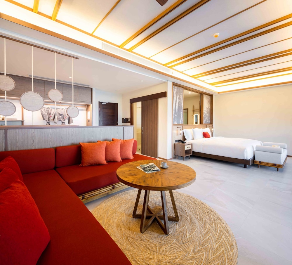 Ocean View Suite - Photo 3