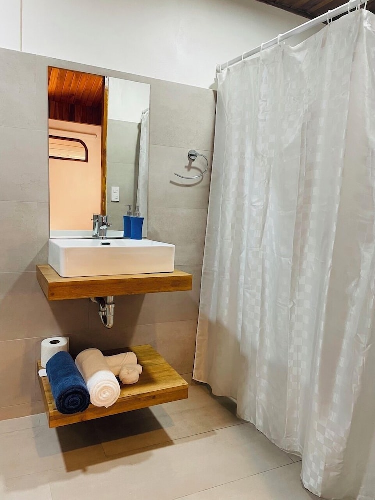 Standard Triple Room, Accessible, Private Bathroom photo 2