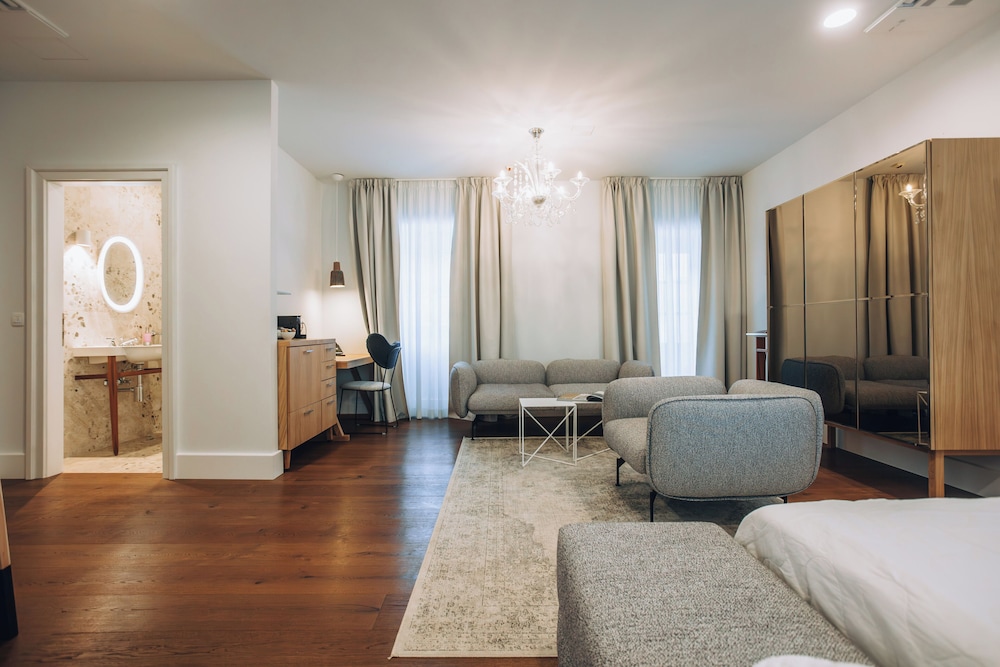 Superior Suite - Photo 1