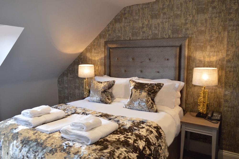 Suite, 1 King Bed, Non Smoking (with Sofabed)