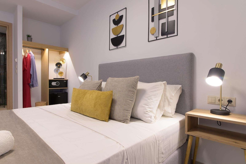 Deluxe Double Room, Balcony, City View