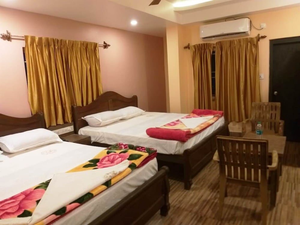 Premium Quadruple Room, City View