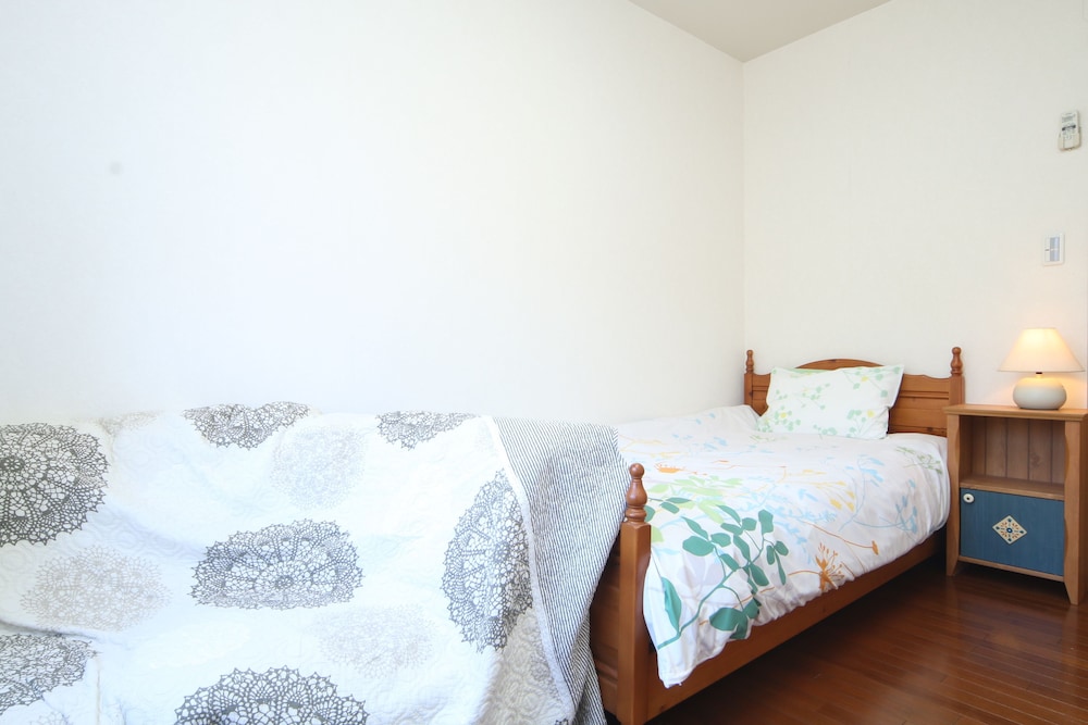 Basic Single Room photo 2