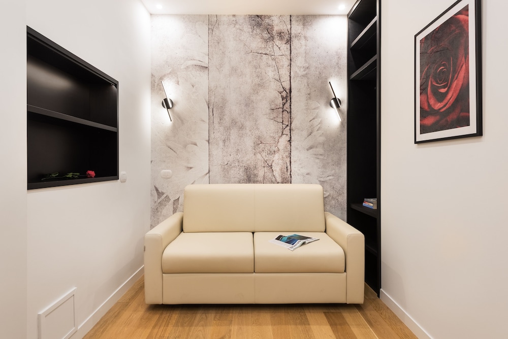 Deluxe Suite thumbnail 6
