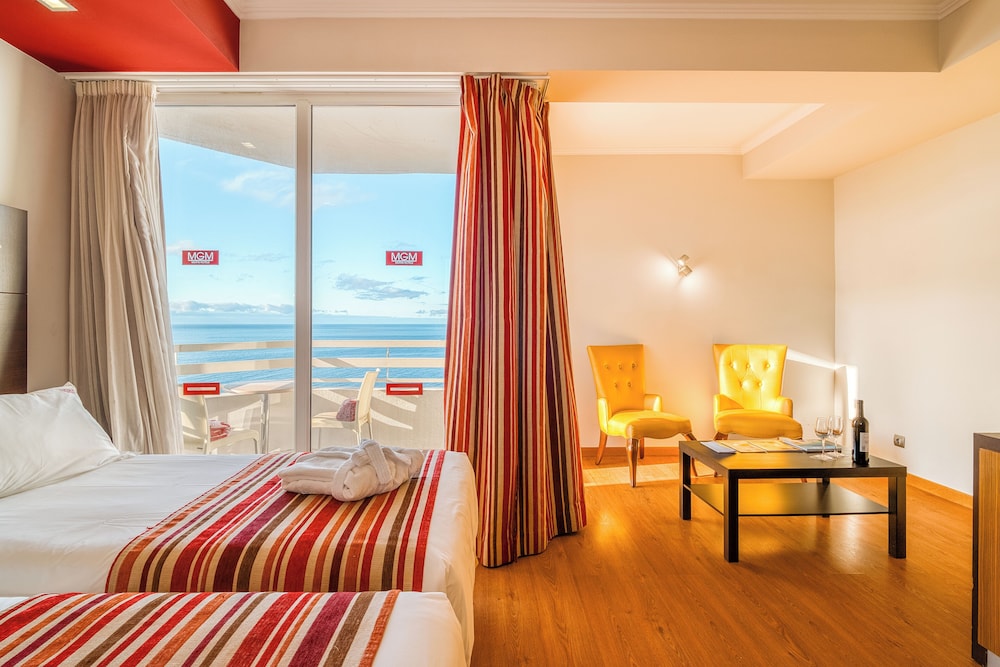 Superior Triple Room, Sea View - Photo 2
