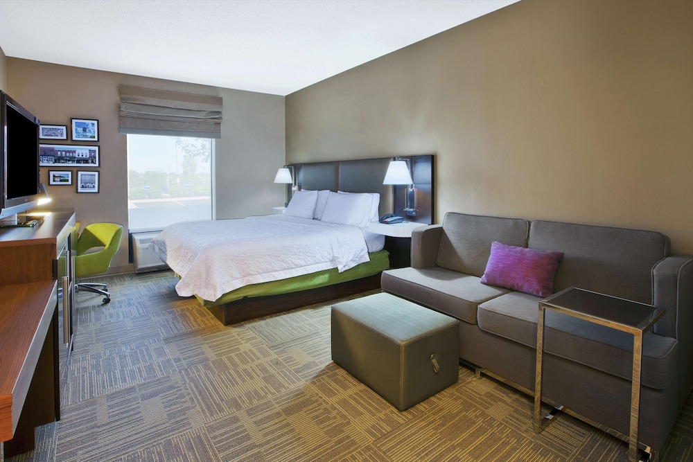 Room, 1 King Bed with Sofa bed, Non Smoking - Photo 2