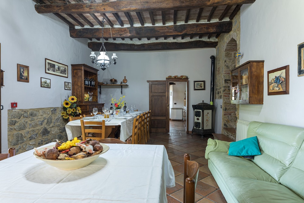 Villa photo 2