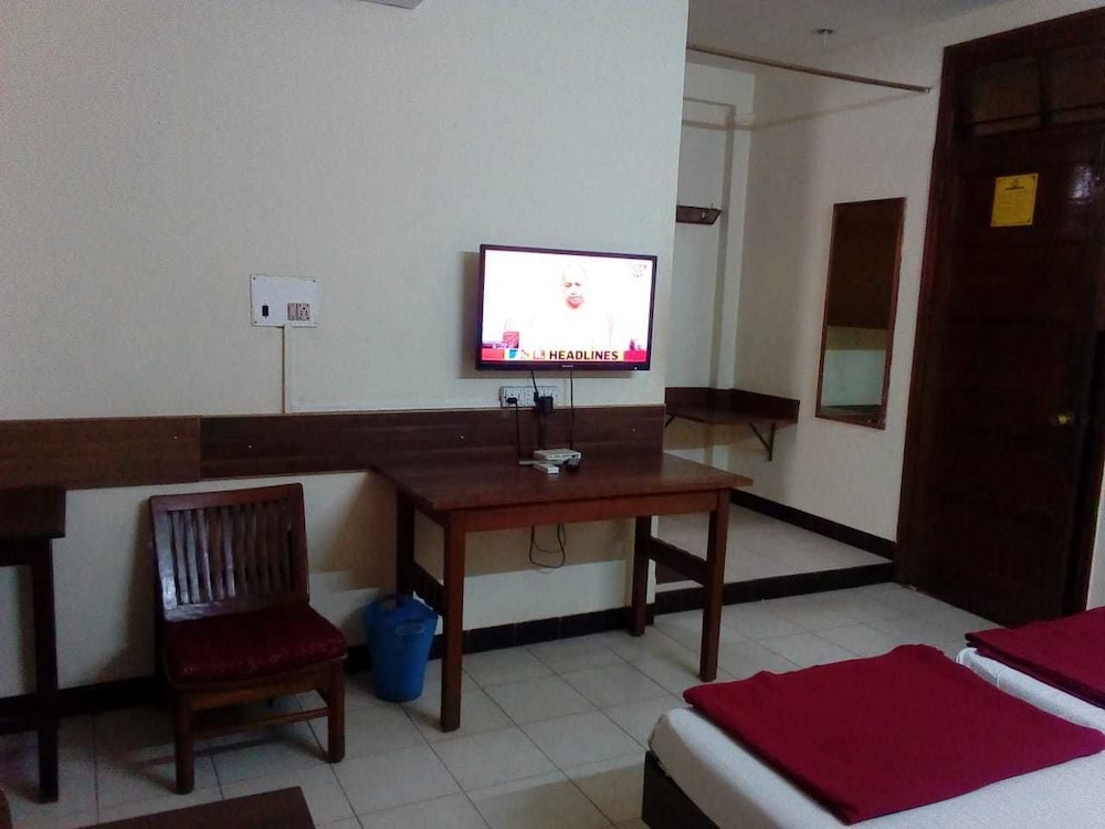 Double Non AC Room photo 2