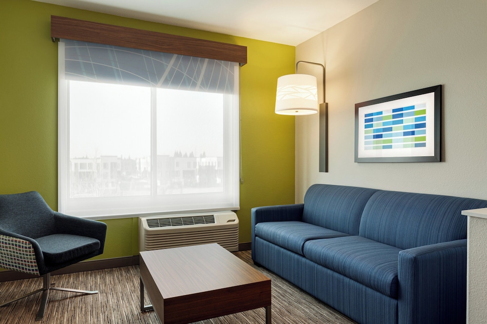 Suite, 2 Queen Beds - Photo 5