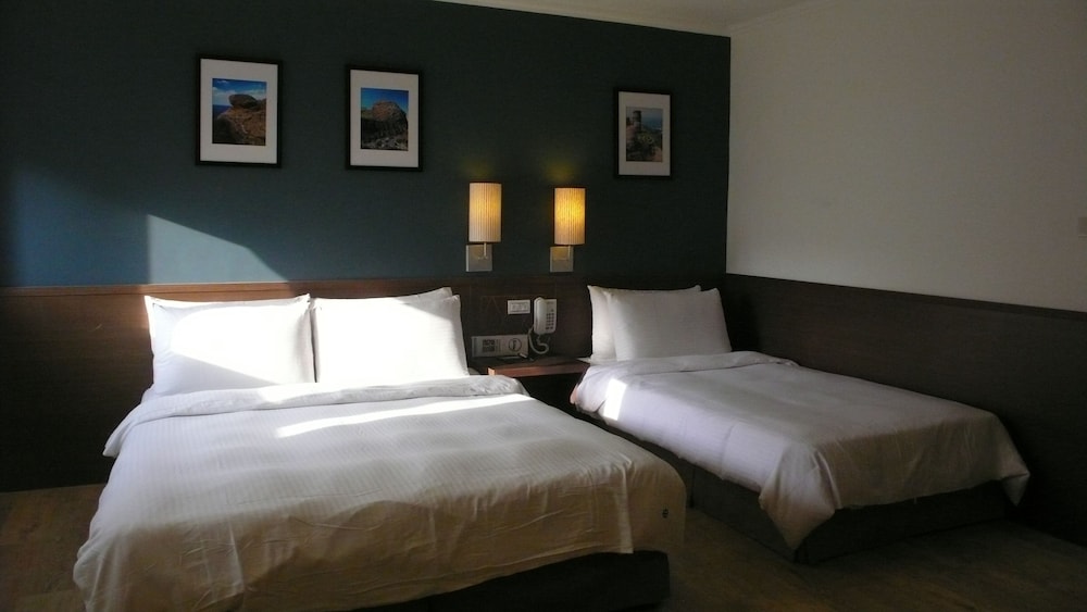 Standard Triple Room, Multiple Beds, Non Smoking photo 2