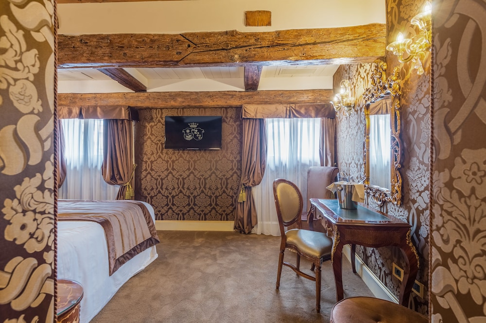 Classic Double or Twin Room - Photo 6