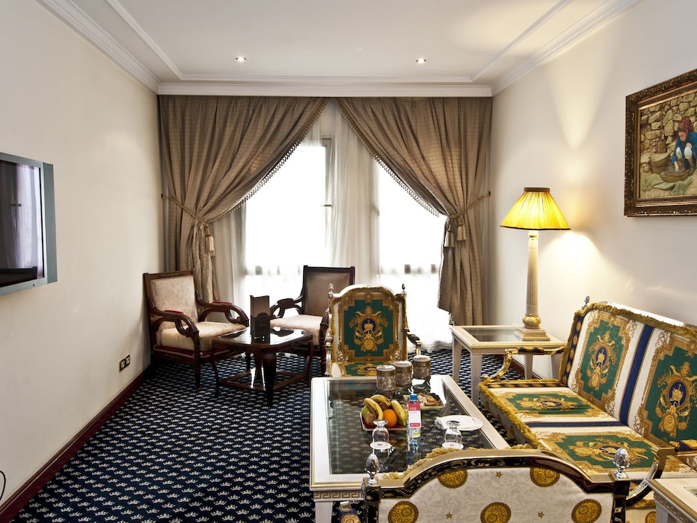 Royal Suite, 1 King Bed - Photo 12