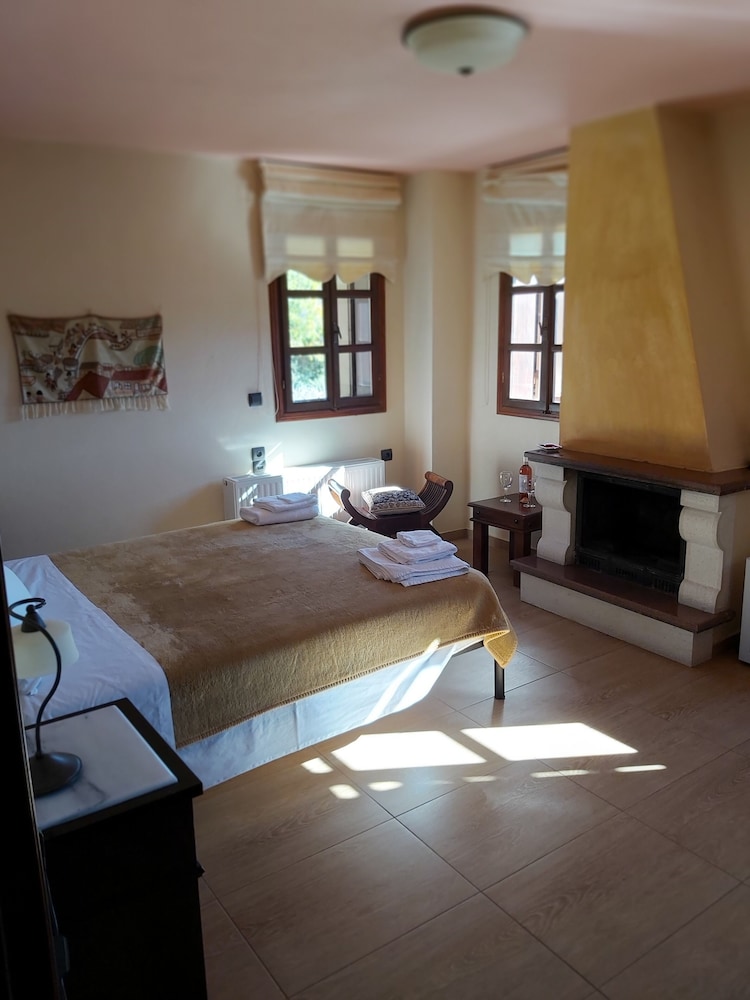 Classic Triple Room photo 1
