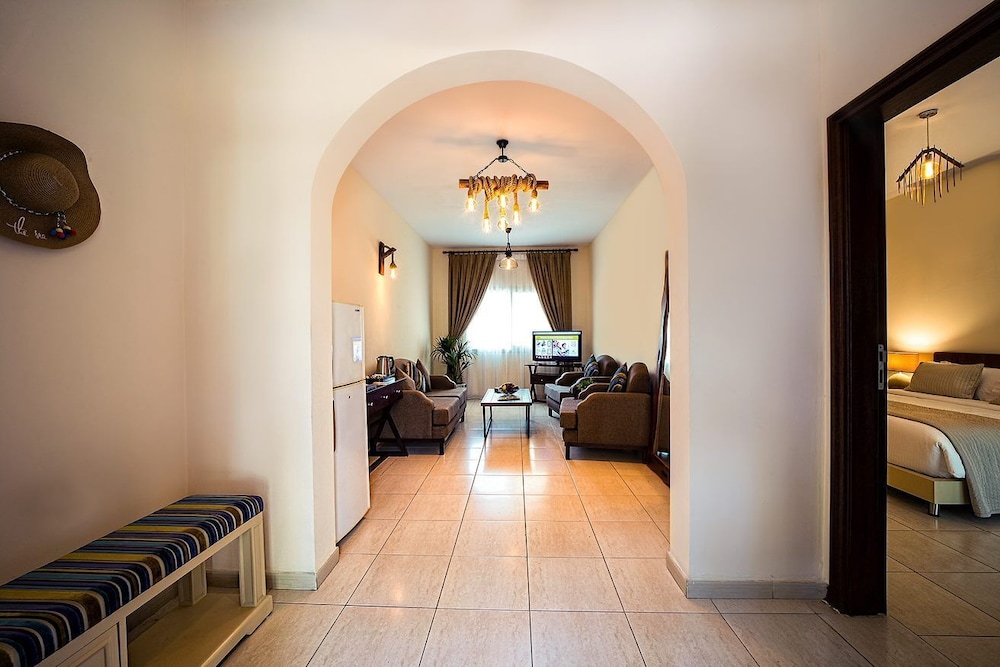 Standard Suite, 1 Bedroom, Balcony, Garden View