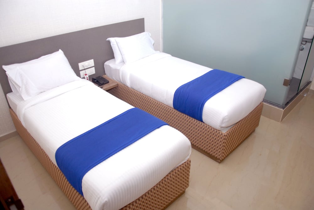 Deluxe Room - Photo 19
