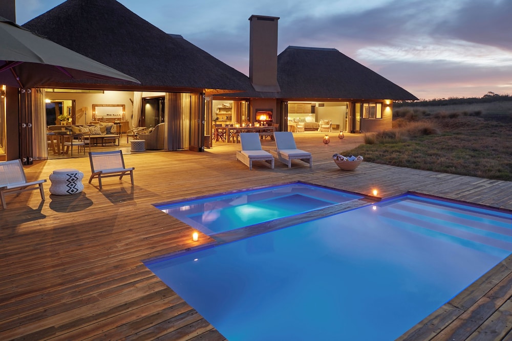 Luxury Villa (Ulubisi) photo 3