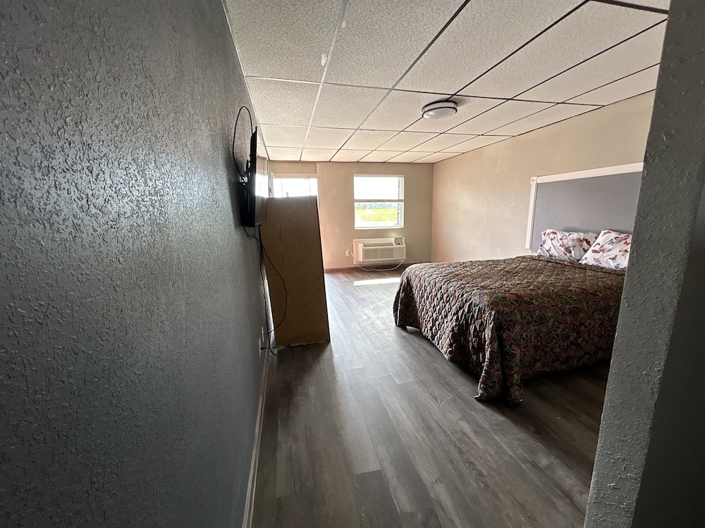 Economy Room, 1 Bedroom, Smoking, City View photo 3