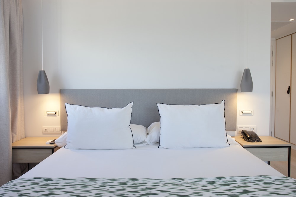 Premium Double Room (Street Views)