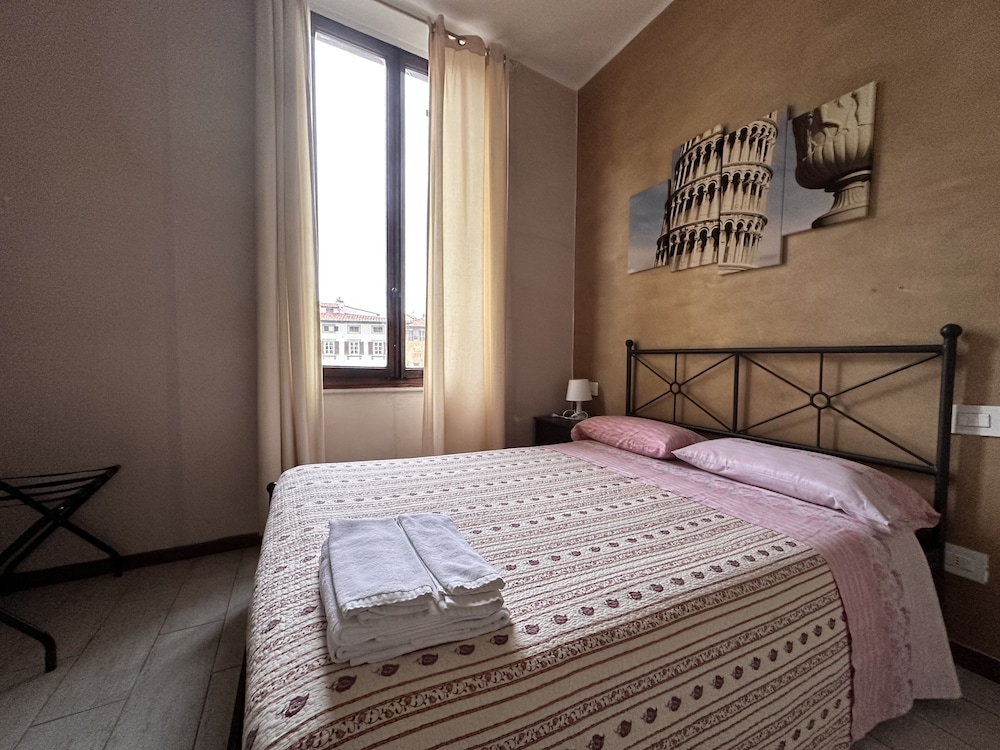 City Room photo 2