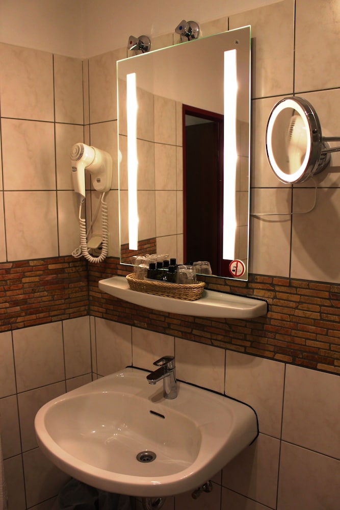 Double or Twin Room, Balcony, River View photo 2