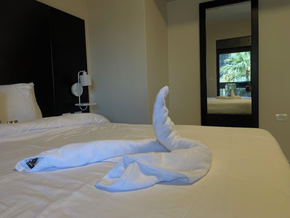 Panoramic Room