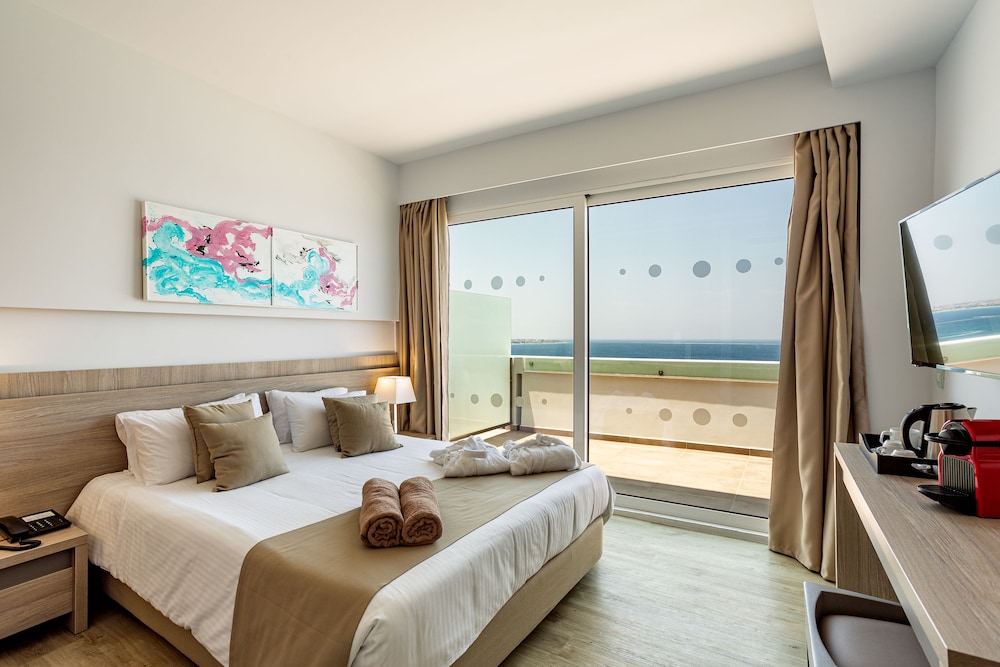 Suite, 1 Bedroom, Sea View thumbnail 5