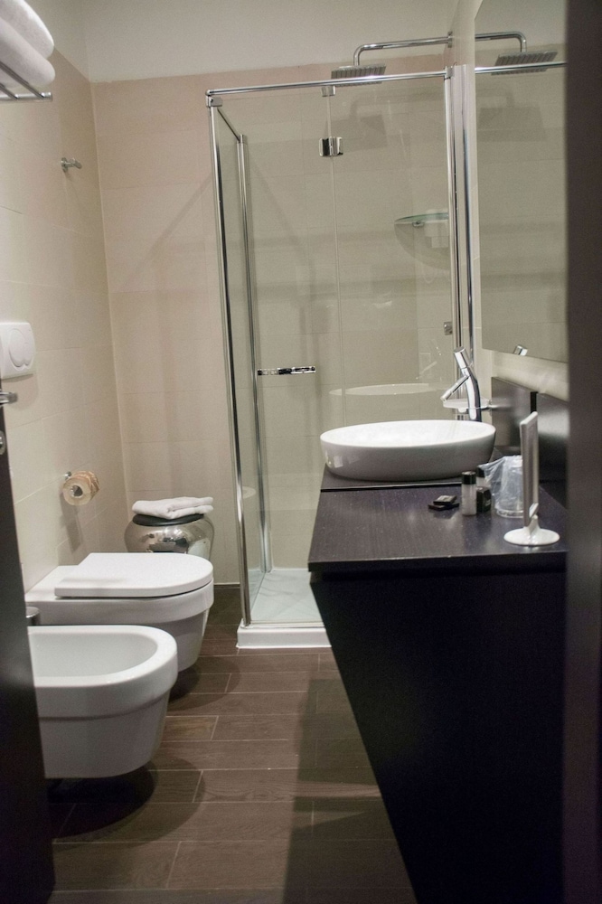 Classic Double or Twin Room - Photo 3