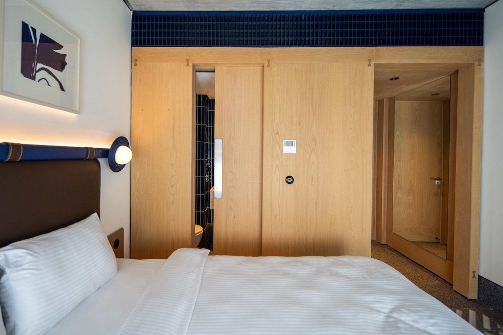 Deluxe Double Room photo 3