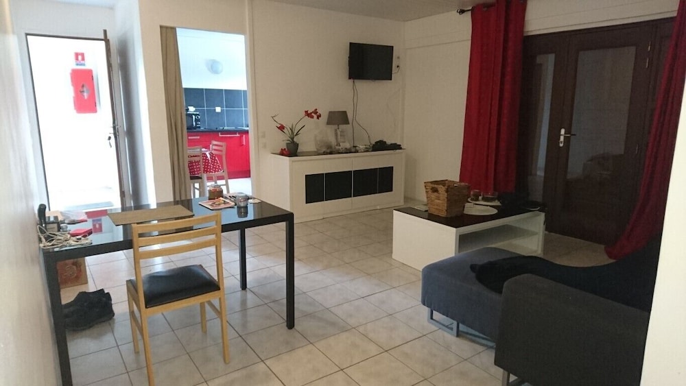 Classic Apartment, 2 Double Beds, Kitchen, Garden Area photo 1