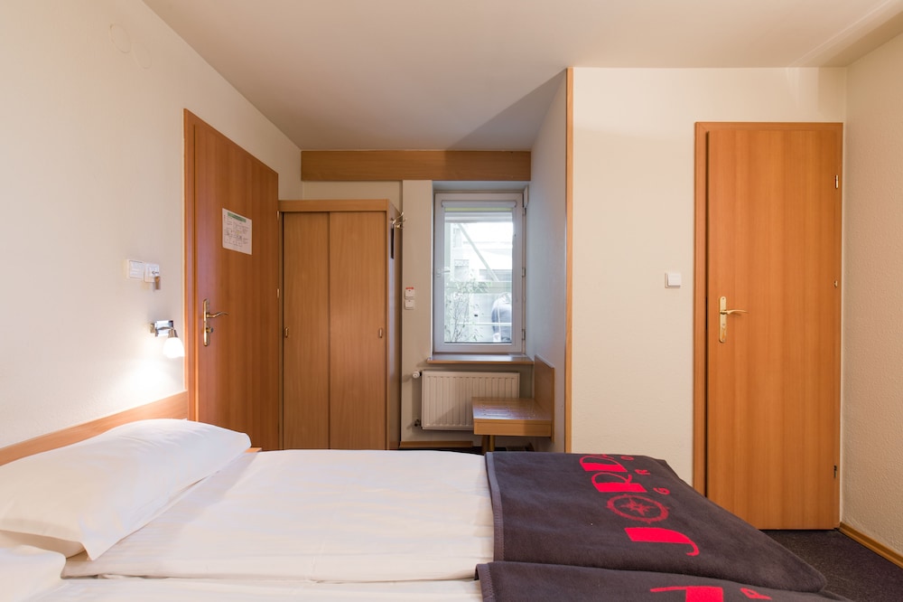 Economy Double Room - Photo 2