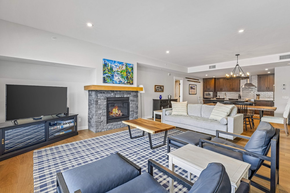 T204B Two Bedroom Premier Condo