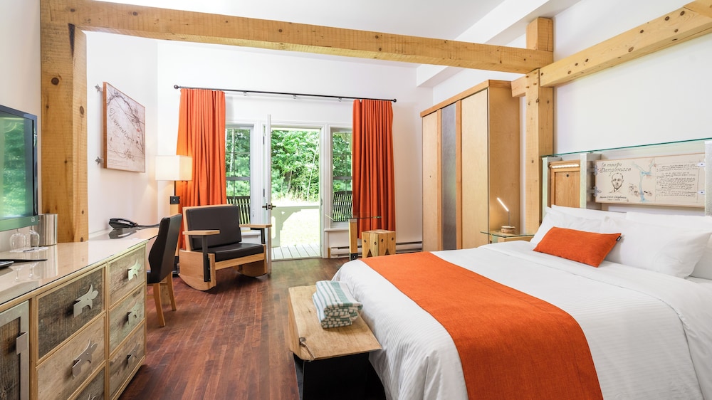 Design Quadruple Room